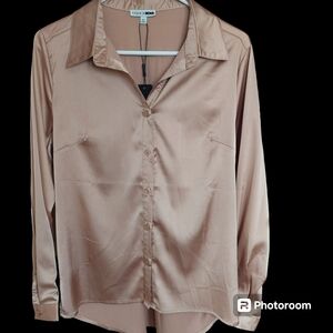 NWT- Fashion Nova.Taupe Button down blouse